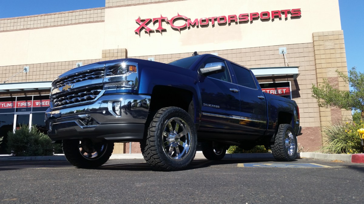 Tony brought us his 2016 1500 2WD Silverado for a Maxtrac Suspension 3" lift spindle with stainless steel braided brake lines, Fox Racing front 2.0 Performance Series Coil-over & Fox Racing rear 2.0 Performance Series shocks, Fabtech Motorsports rear blocks for a perfectly level truck, 1.5" rear wheel spacers to accomodate the expanded track width in the front, 33x12.50R20 Toyo Tires Open Country R/T tires wrapped around 20" Moto Metal Series 962 wheels, & AMP Research powersteps!