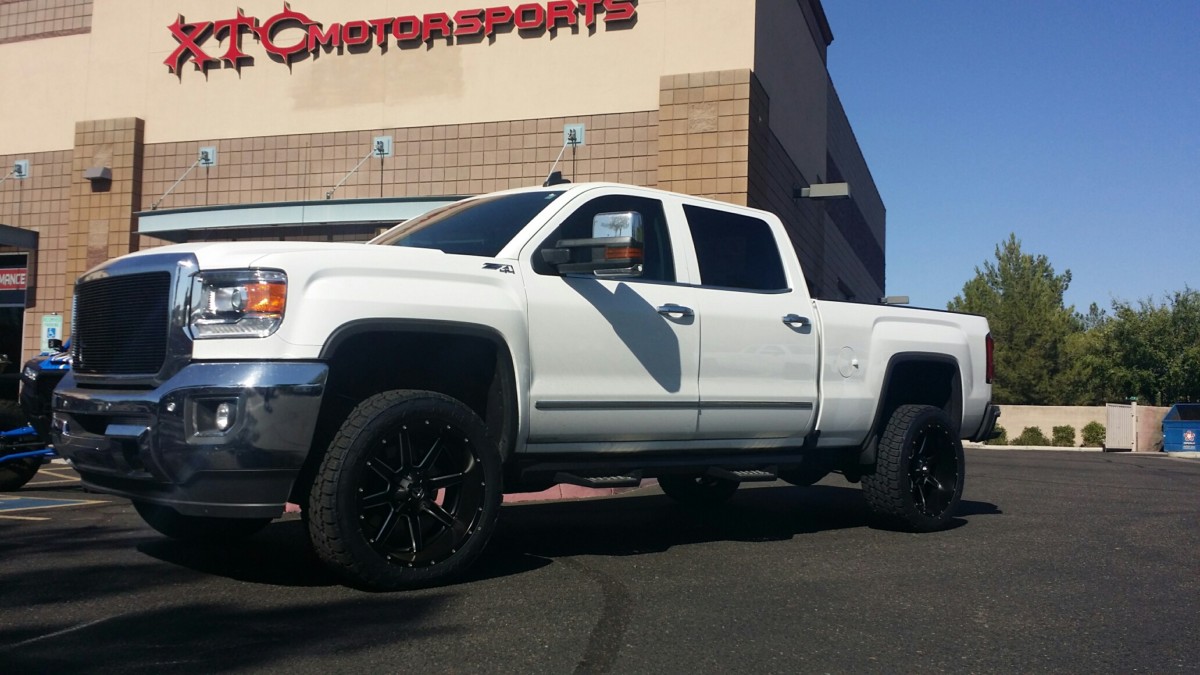Brian brought in his 2016 GMC Sierra 2500HD 4WD for some Cognito Motorsports, Inc upper control arms, FOX2.0 Performance Series shocks, & some 305/45R22 Nitto Tire Terra Grappler G2 tires on some Fuel Offroad 22x10 D538 Maverick wheels.