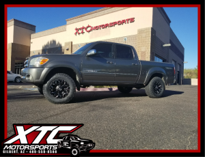 Simple yet sexy! Benny brought in his 2006 Toyota USA Tundra for a ReadyLift Suspension Inc. 2.5" leveling kit, a set 285/65R18 Toyo Tires ATII's wrapped around a set of 18x9 Fuel Offroad Assault wheels.