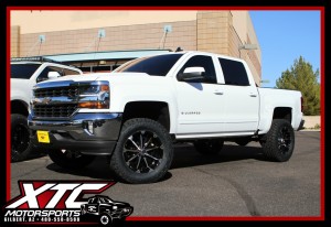 Eddie brought in his 2018 Chevrolet Silverado 1500 for a CST Performance Suspension 5.5" spindle lift with Bilstein 5100 series rear shocks, a set of 35x12.50R20 Toyo Open Country AT2 tires wrapped around a set of KMC XD Series XD779 Gloss Black & Machined Badlands wheels.