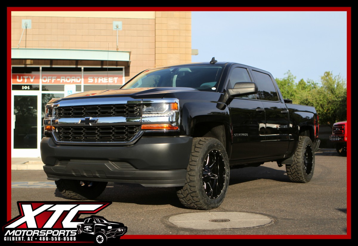 Robert brought in his 2017 Chevrolet Silverado 1500 for an XTC Motorsports 2.5" leveling kit a set of Fuel Offroad 20x9 Gloss Black & Machined Maverick wheels wrapped in a set of LT295/55R20 Toyo Open Country R/T tires.